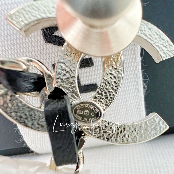 Chanel 23C Brooch - Picture 3 of 5